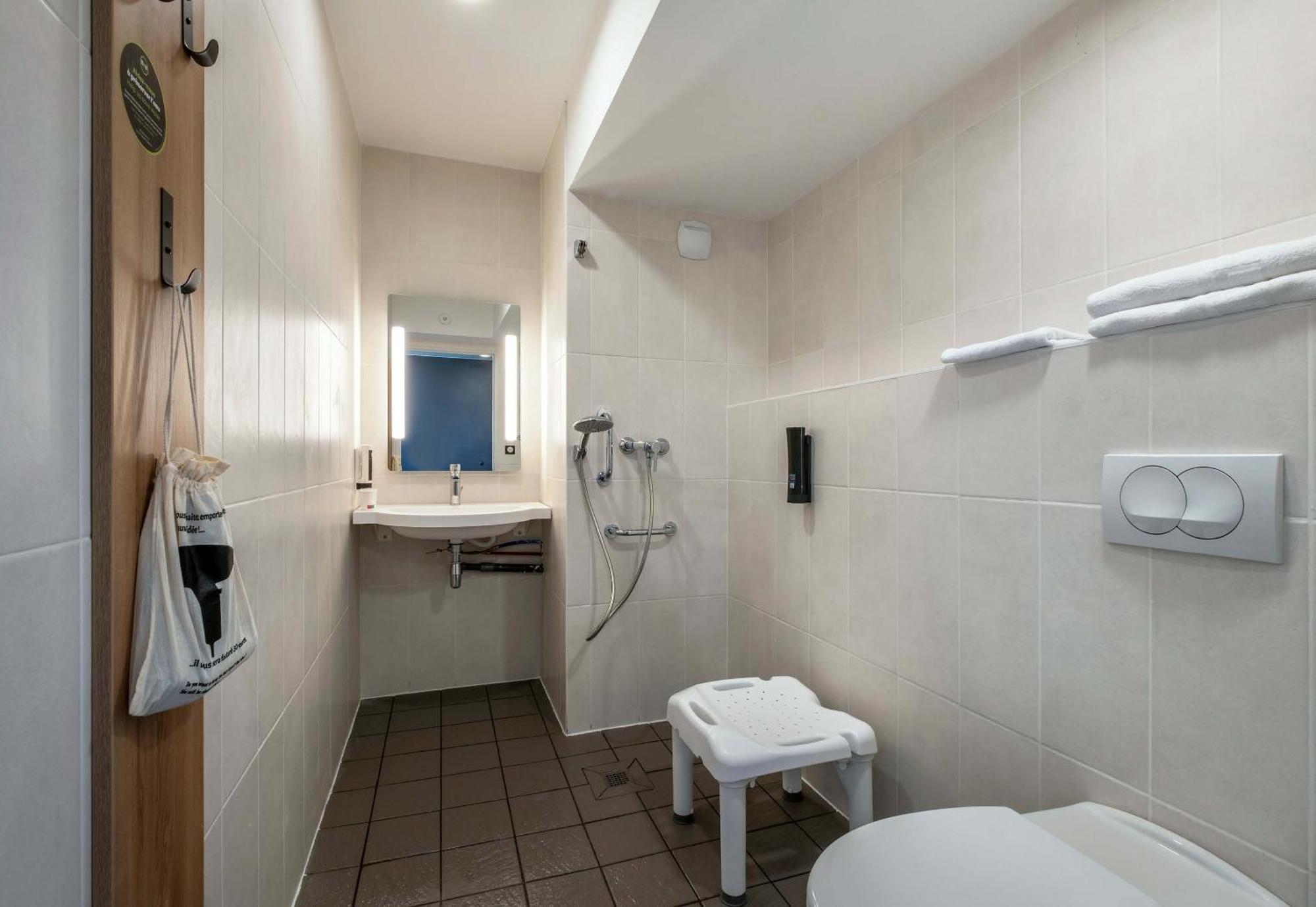 B&B Hotel Saintes Exteriér fotografie